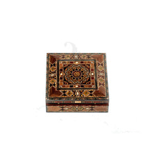 Square Jewellery Box - Medium (18 X 18 X 7 cm) - Armani Gallery