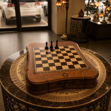 Square Curve Chess Boead With Draws