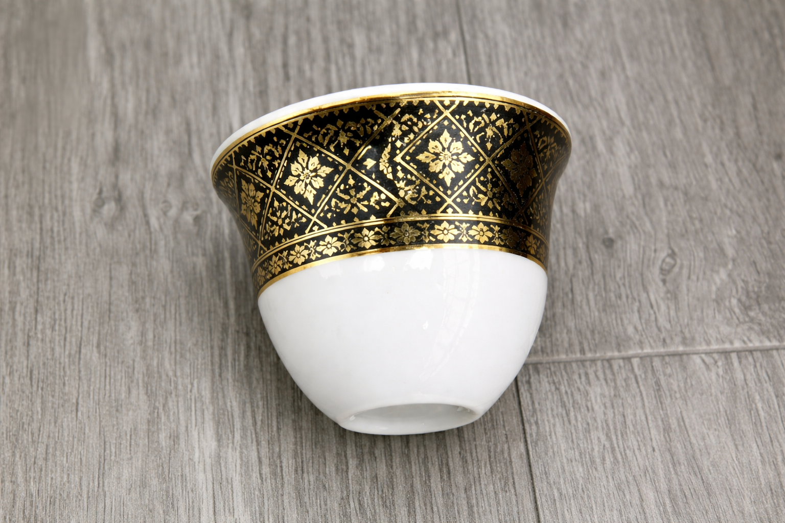 Luxury Black & Gold Coffee Cup – Baroque Pattern Design